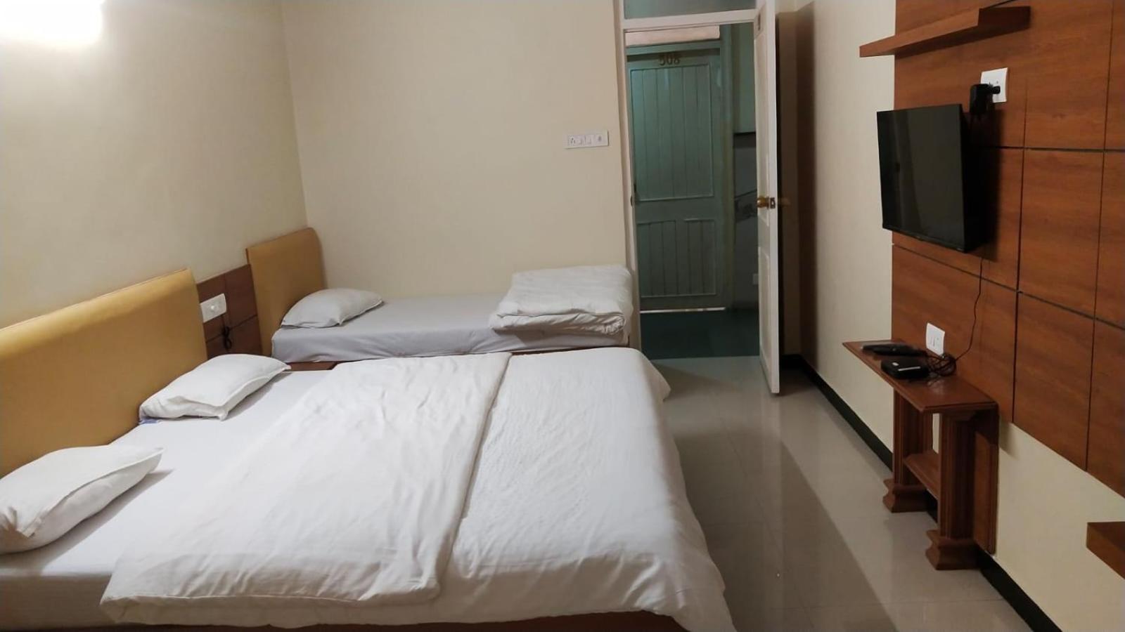 Hotel Vaishali Насик Экстерьер фото