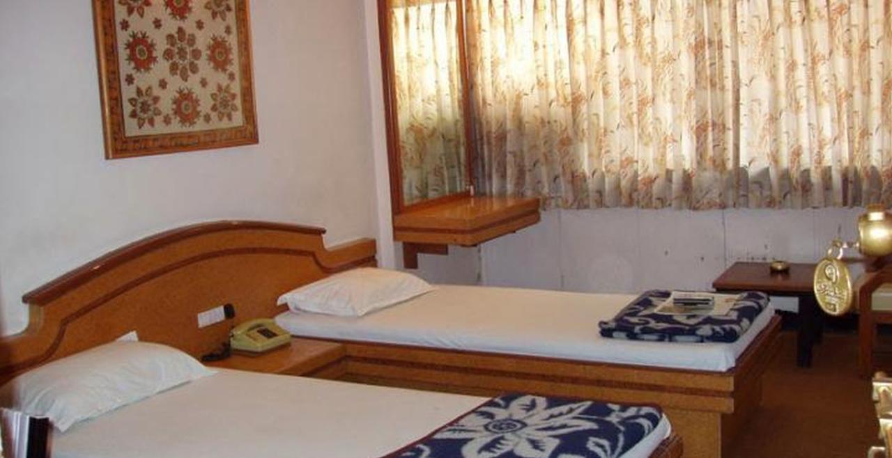 Hotel Vaishali Насик Экстерьер фото